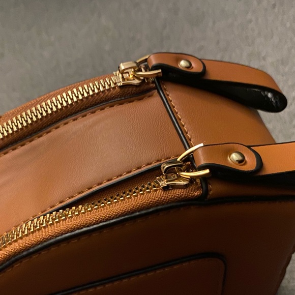 “New York” Women’s Crossbody Bag - Picture 3 of 5